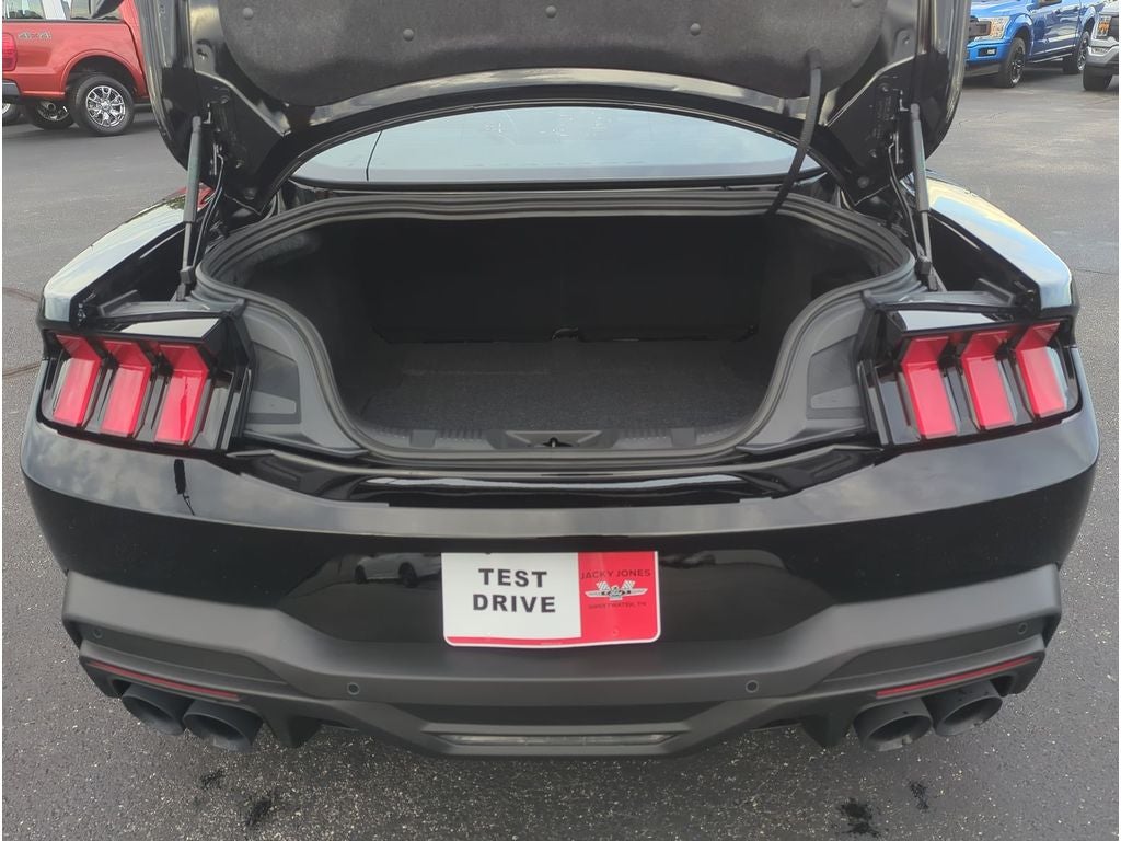 2025 Ford Mustang Dark Horse