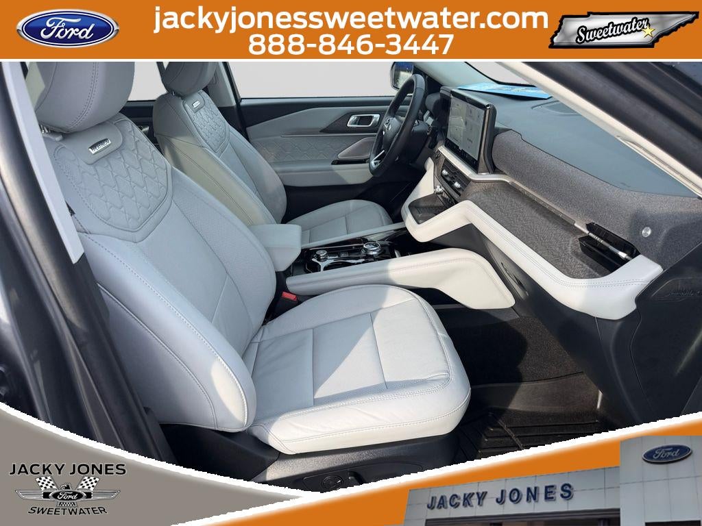 2025 Ford Explorer Platinum Ultimate Pkg