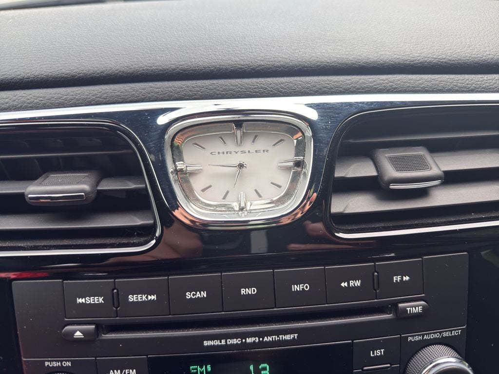 2013 Chrysler 200 Touring