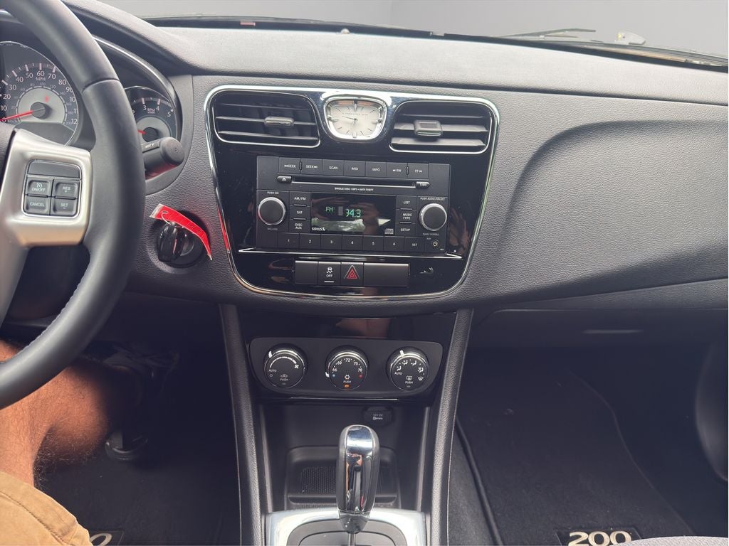 2013 Chrysler 200 Touring