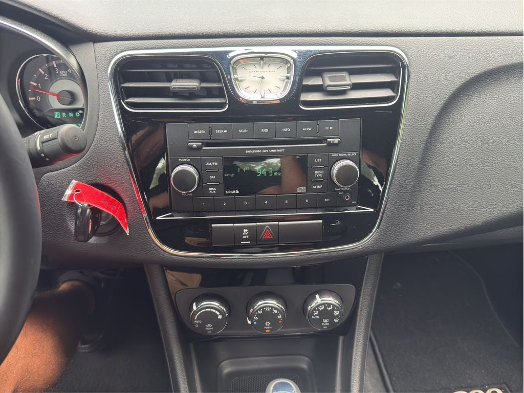 2013 Chrysler 200 Touring