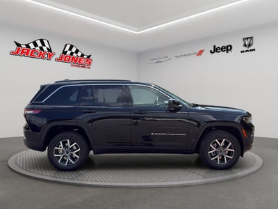 2027 Jeep Grand Cherokee Laredo X