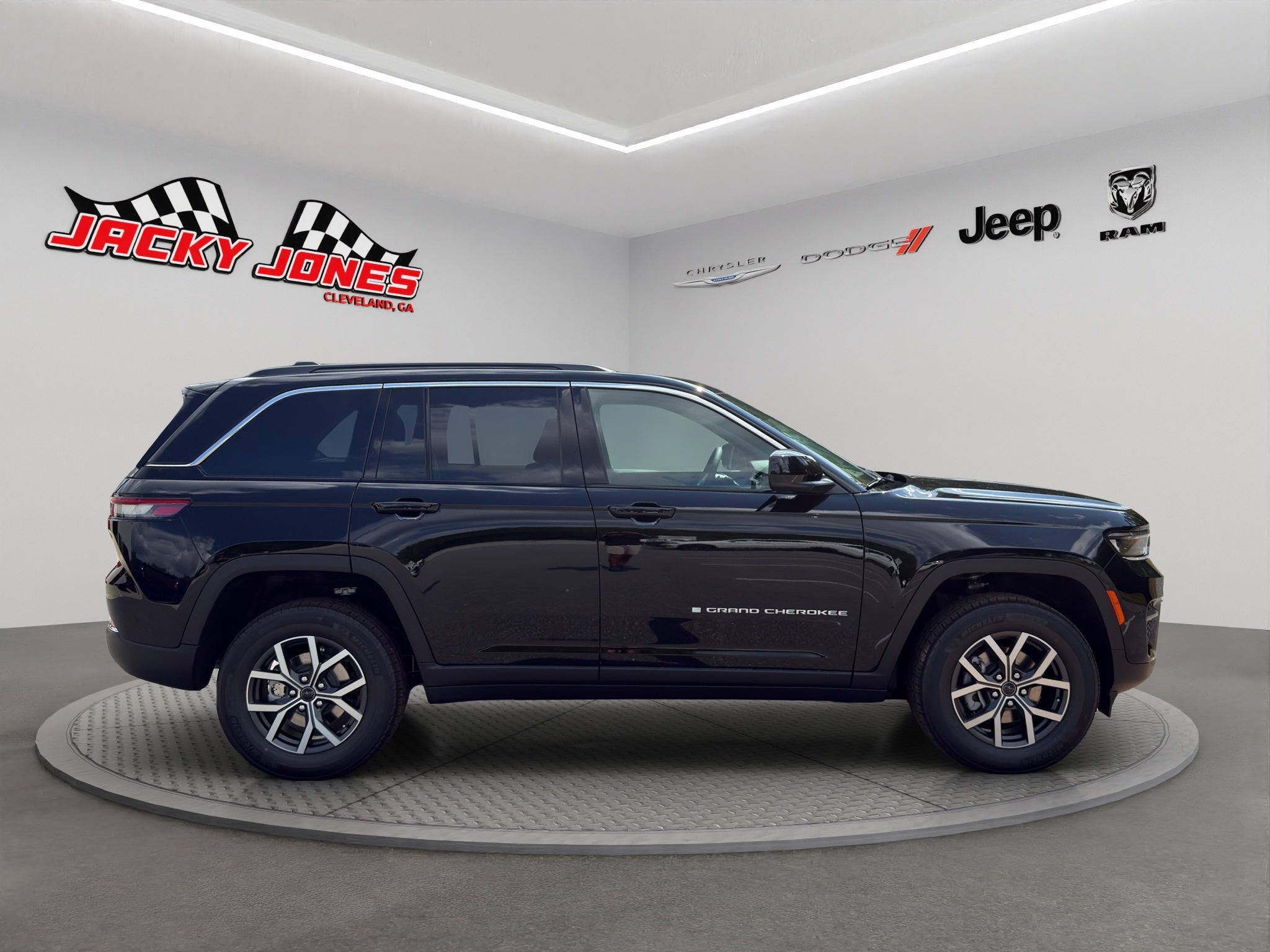 2027 Jeep Grand Cherokee Laredo X