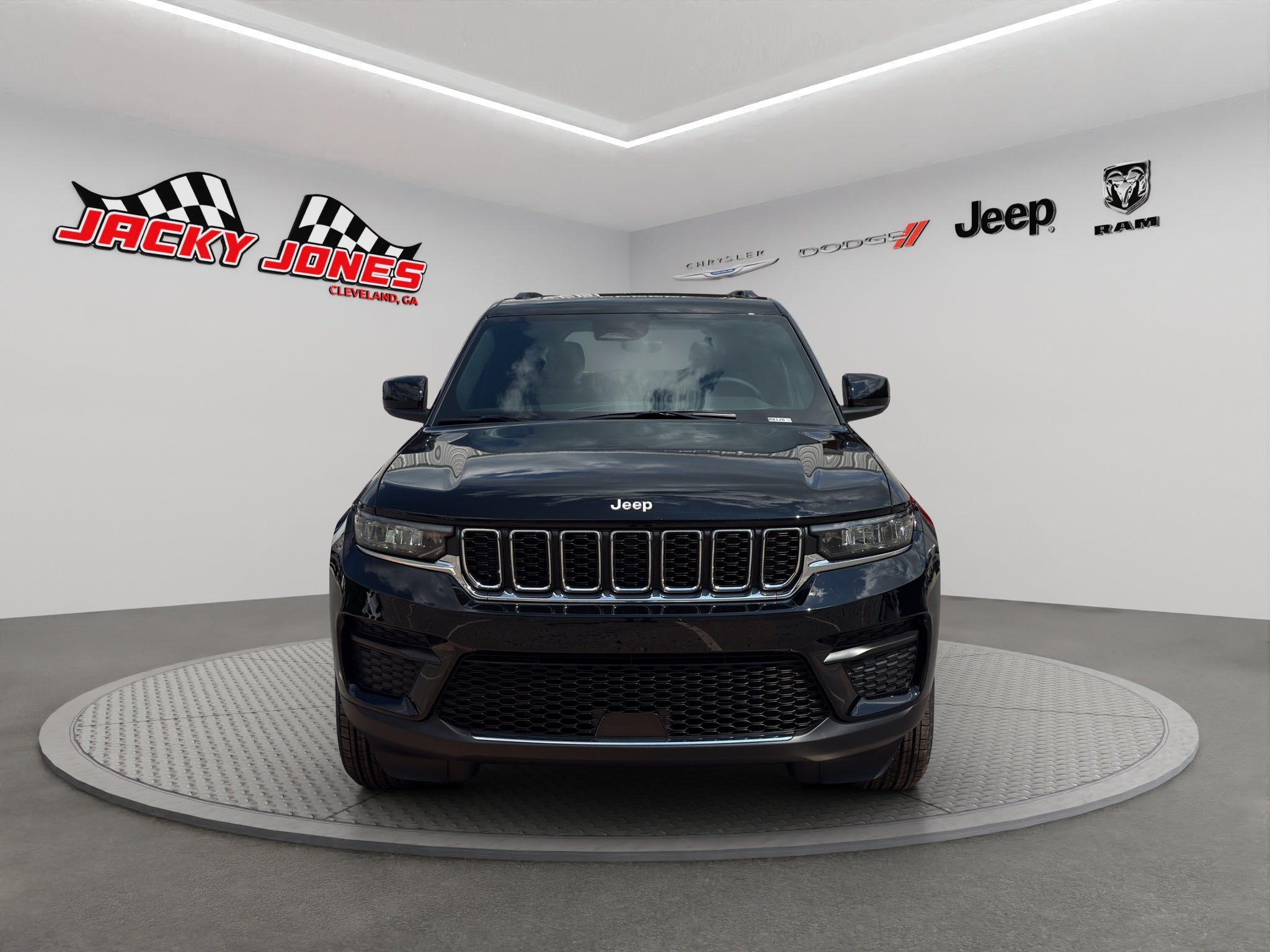 2027 Jeep Grand Cherokee Laredo X