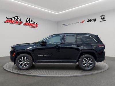 2027 Jeep Grand Cherokee Laredo X