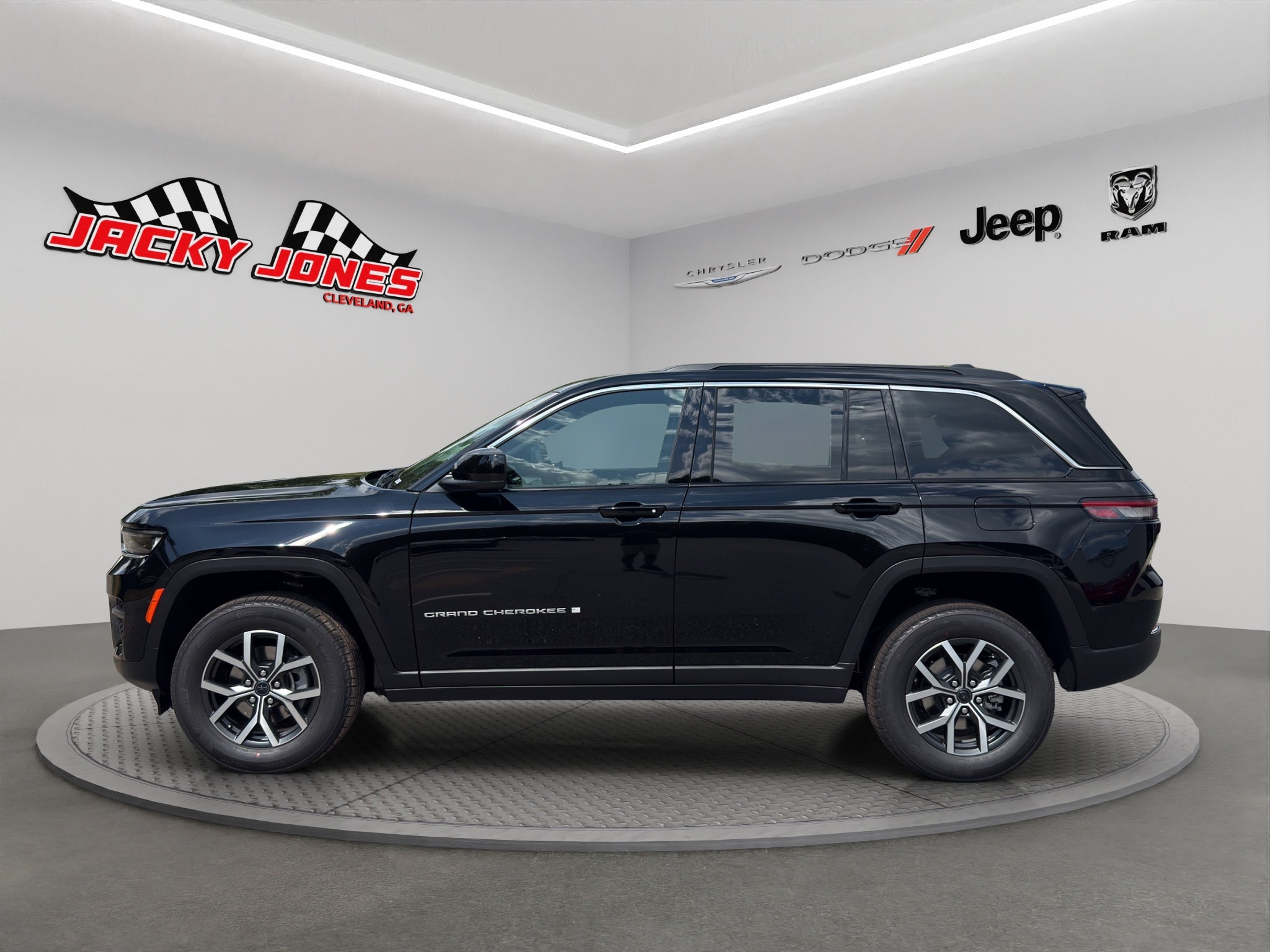 2027 Jeep Grand Cherokee Laredo X