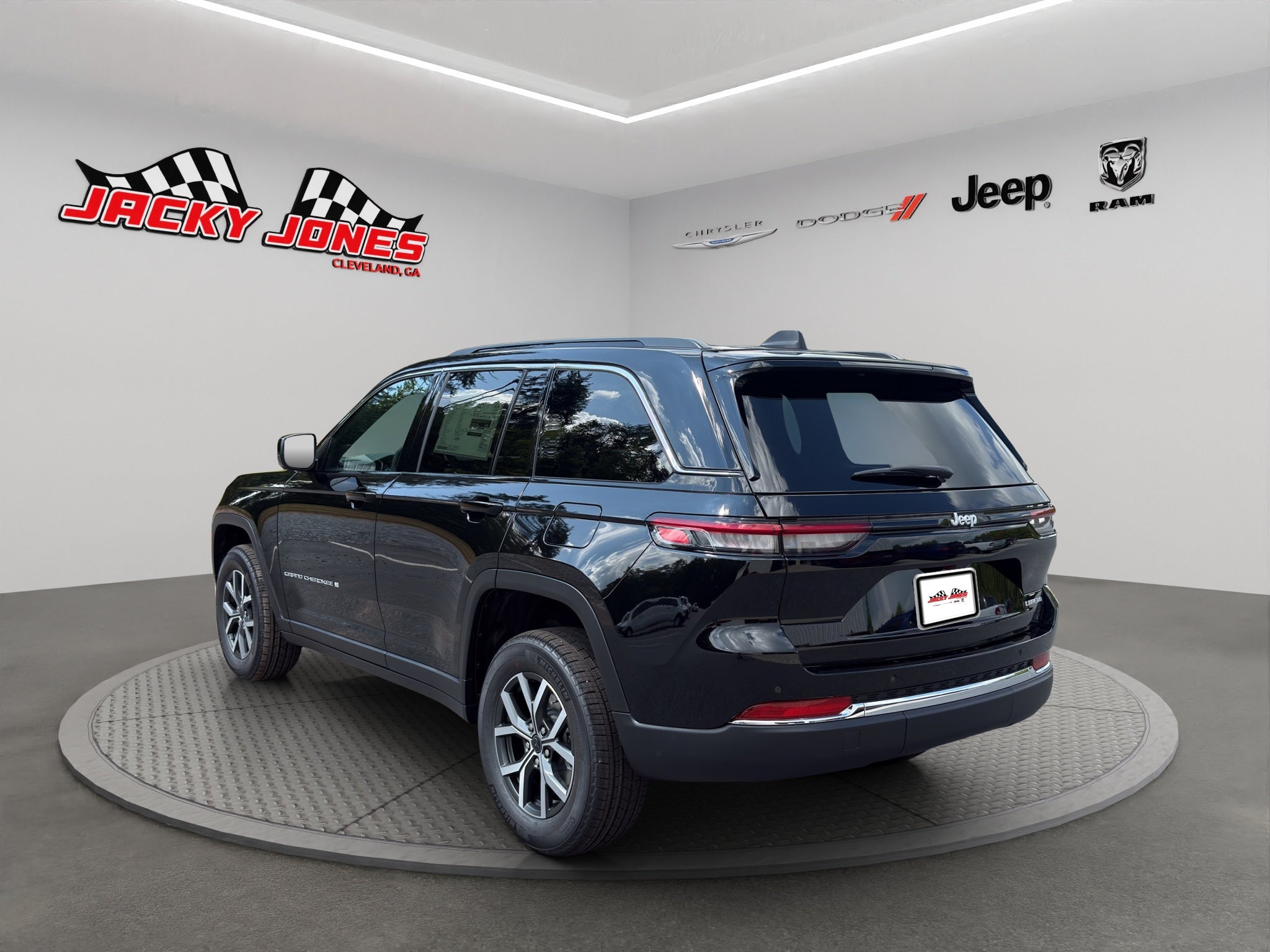 2027 Jeep Grand Cherokee Laredo X