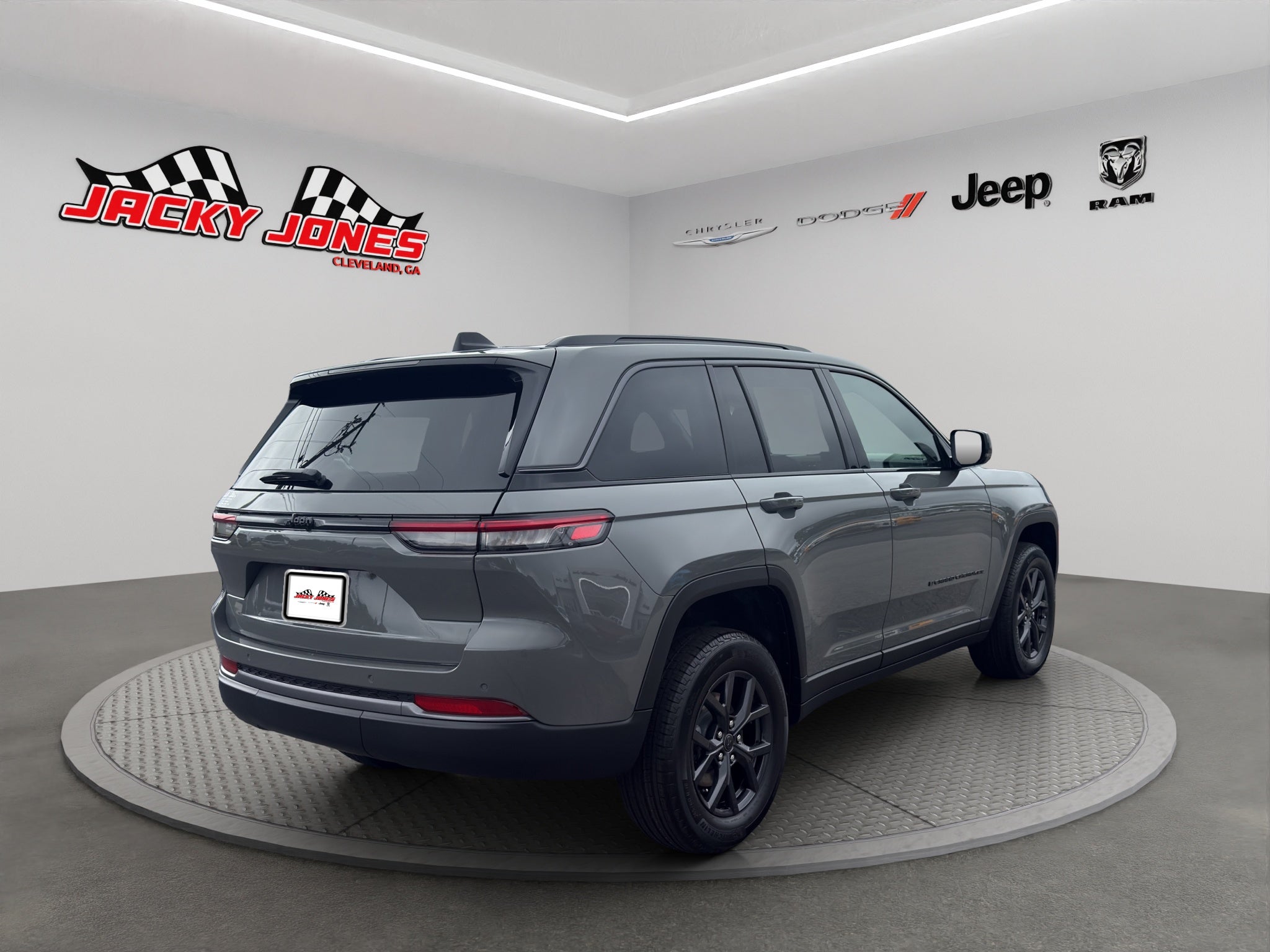 2027 Jeep Grand Cherokee Laredo Altitude