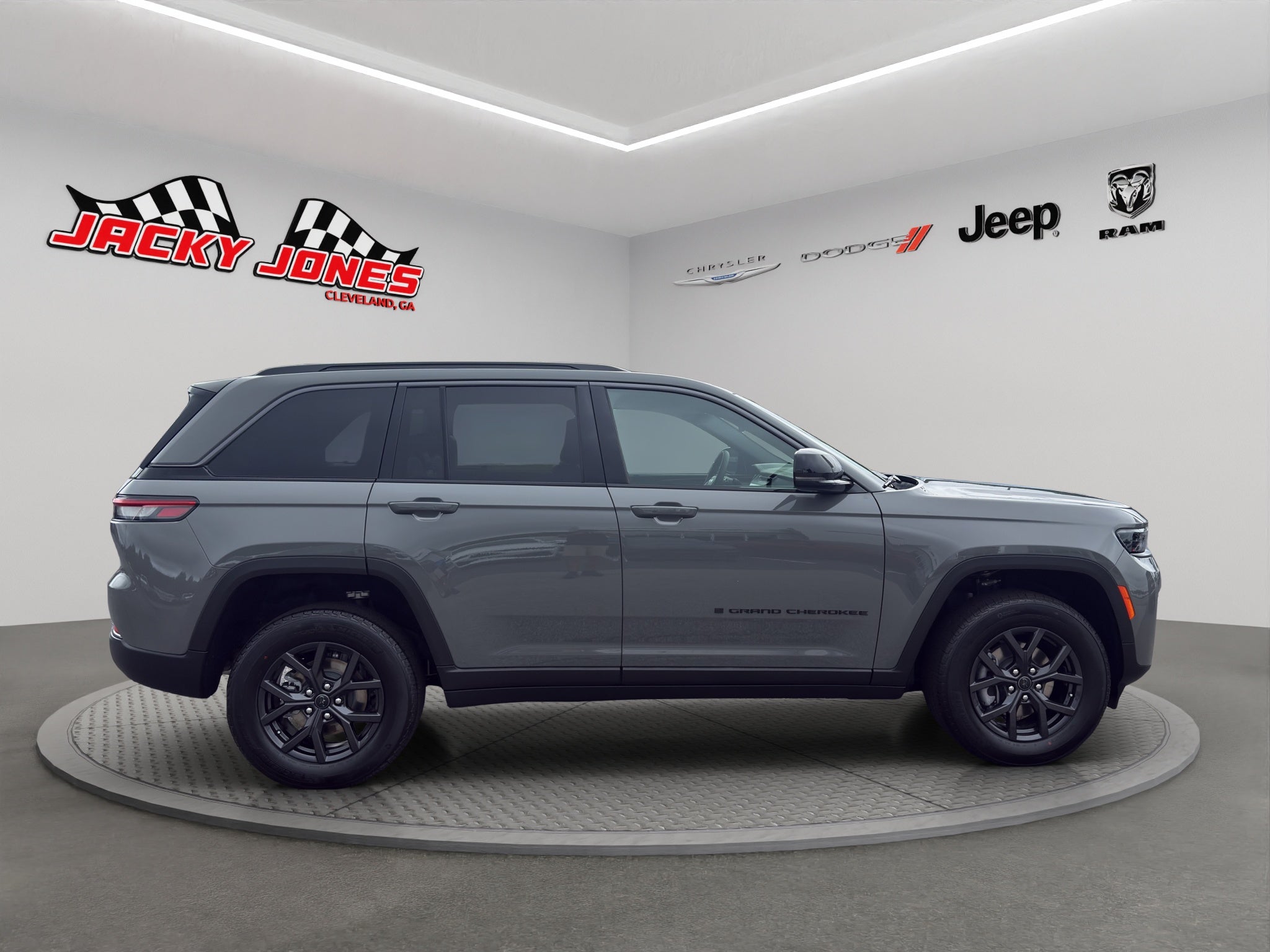 2027 Jeep Grand Cherokee Laredo Altitude