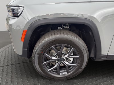 2027 Jeep Grand Cherokee Laredo Altitude