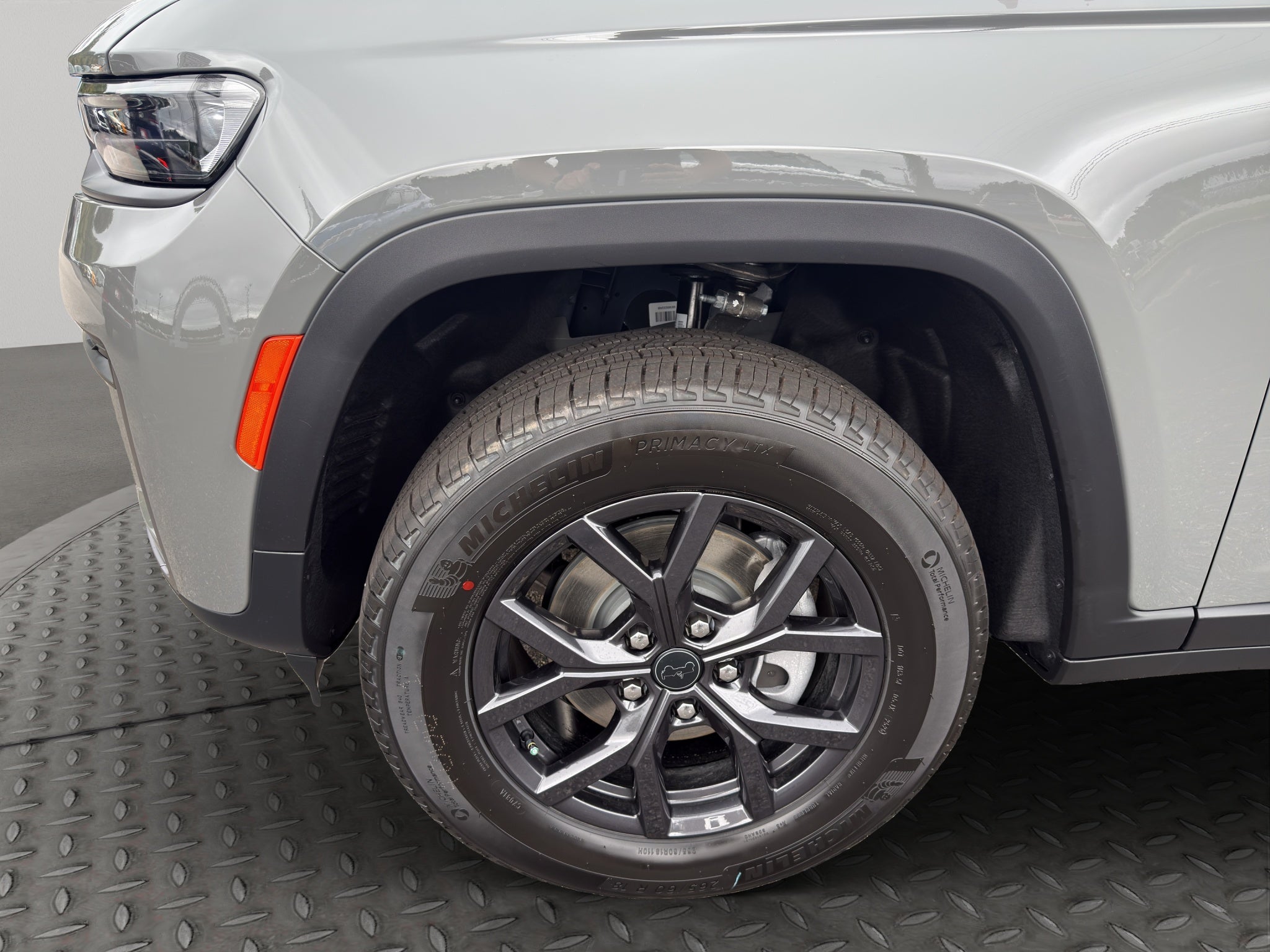 2027 Jeep Grand Cherokee Laredo Altitude