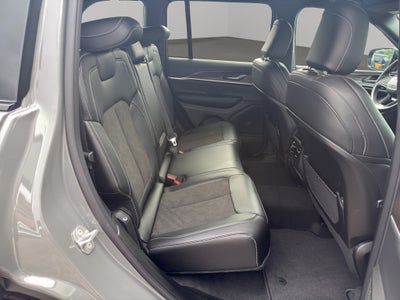 2027 Jeep Grand Cherokee Laredo Altitude