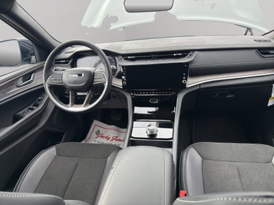 2027 Jeep Grand Cherokee Laredo Altitude