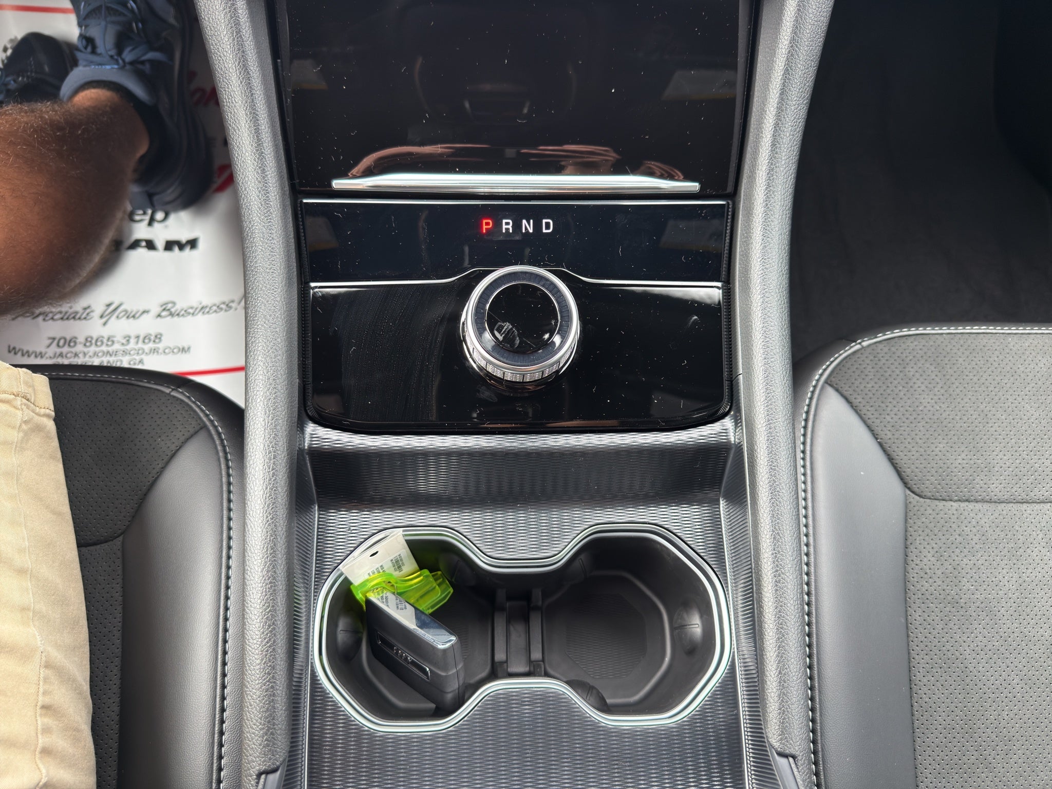 2027 Jeep Grand Cherokee Laredo Altitude