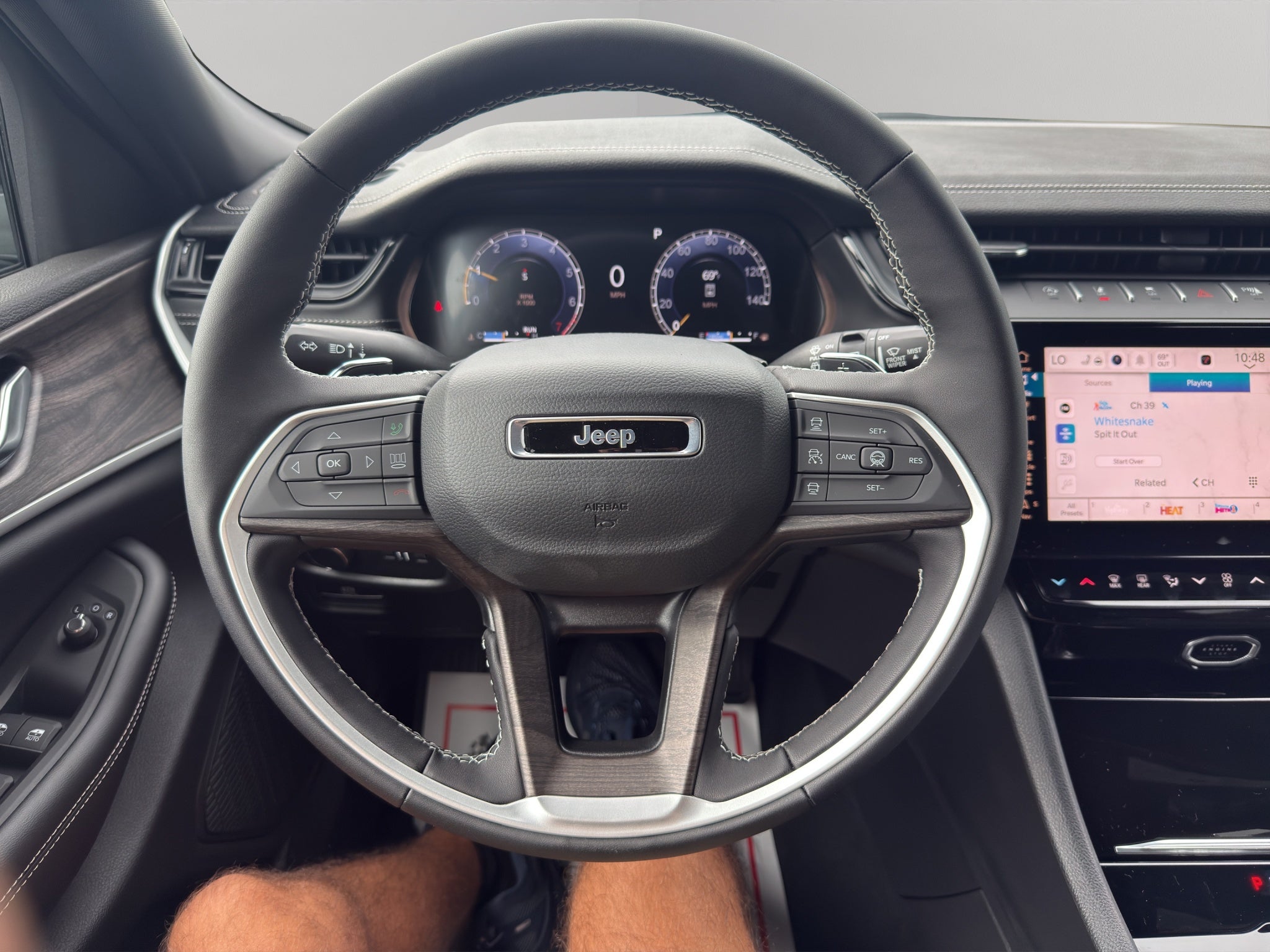 2027 Jeep Grand Cherokee Laredo Altitude