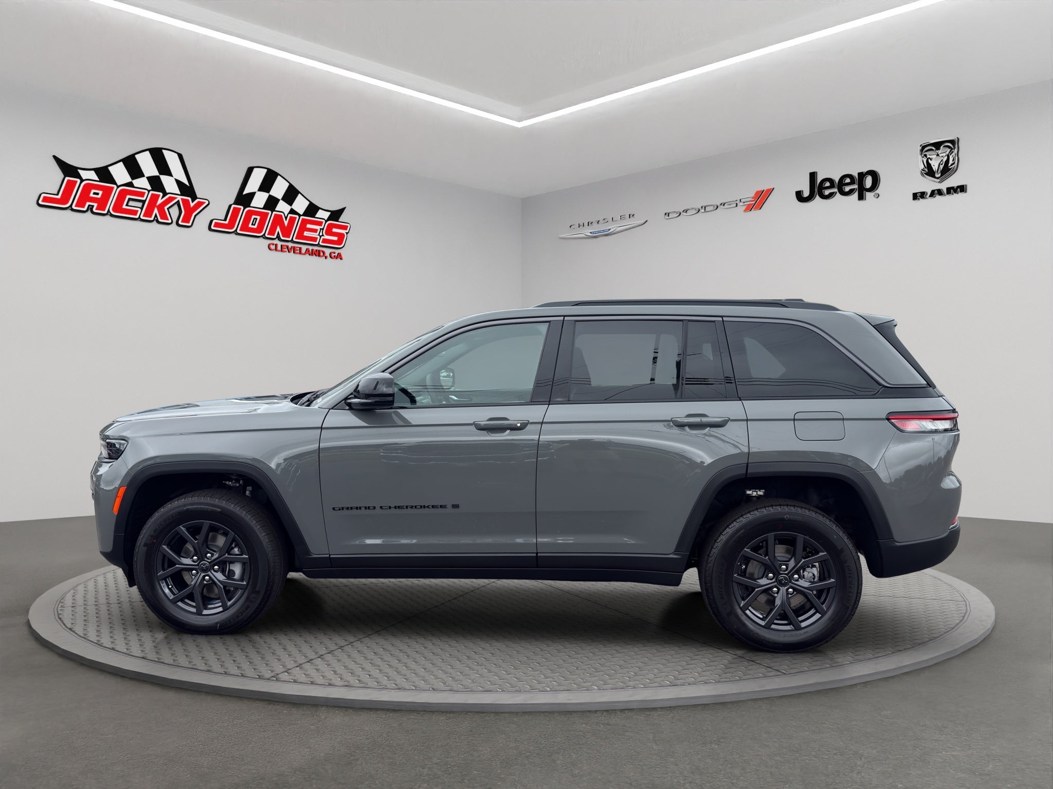 2027 Jeep Grand Cherokee Laredo Altitude