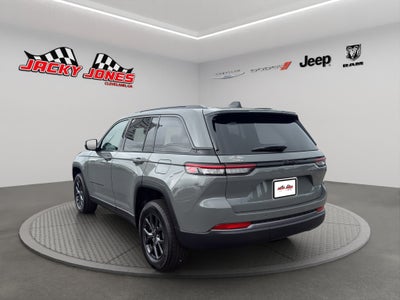 2027 Jeep Grand Cherokee Laredo Altitude
