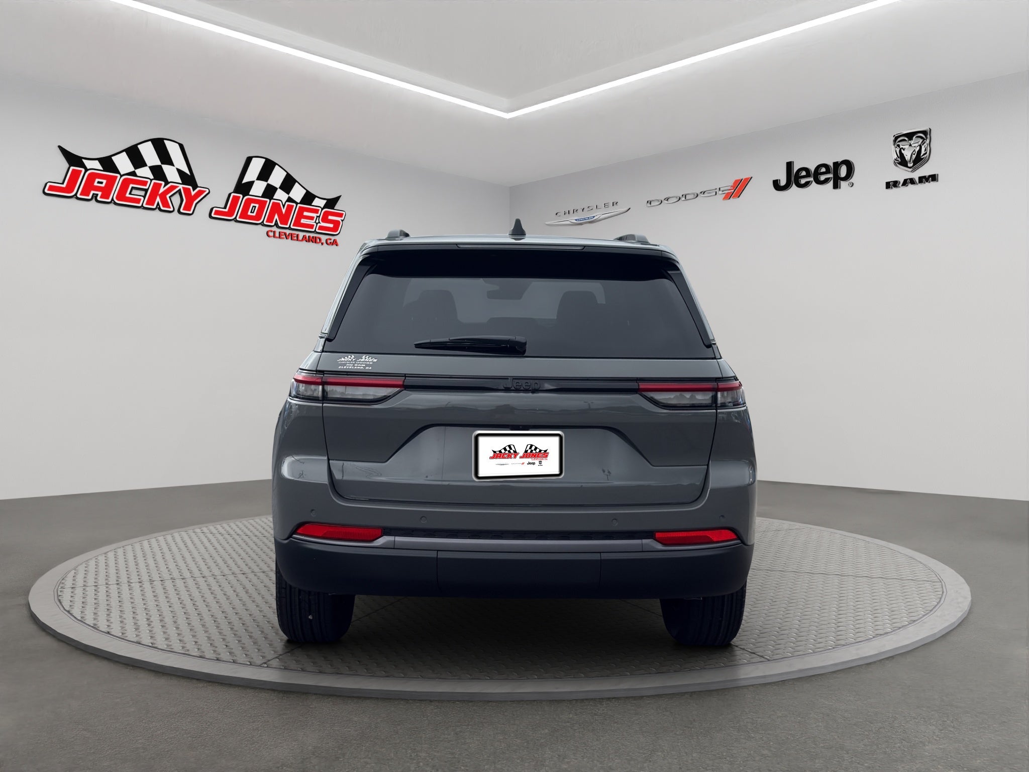 2027 Jeep Grand Cherokee Laredo Altitude