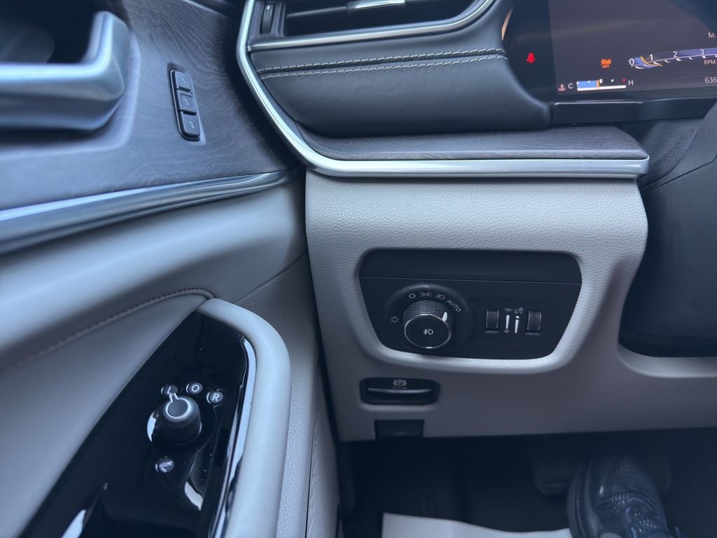 2022 Jeep Grand Cherokee Overland