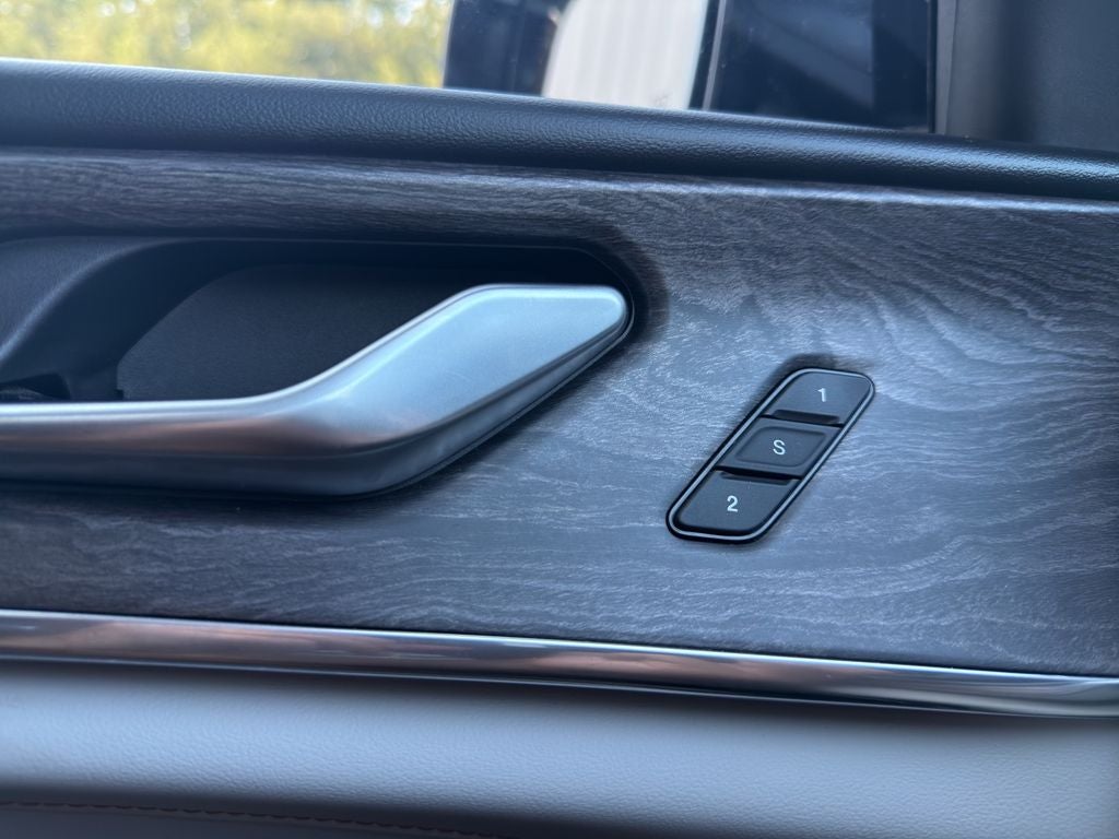 2022 Jeep Grand Cherokee Overland