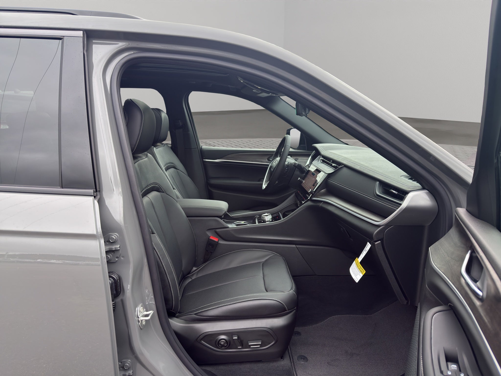 2027 Jeep Grand Cherokee Limited Reserve