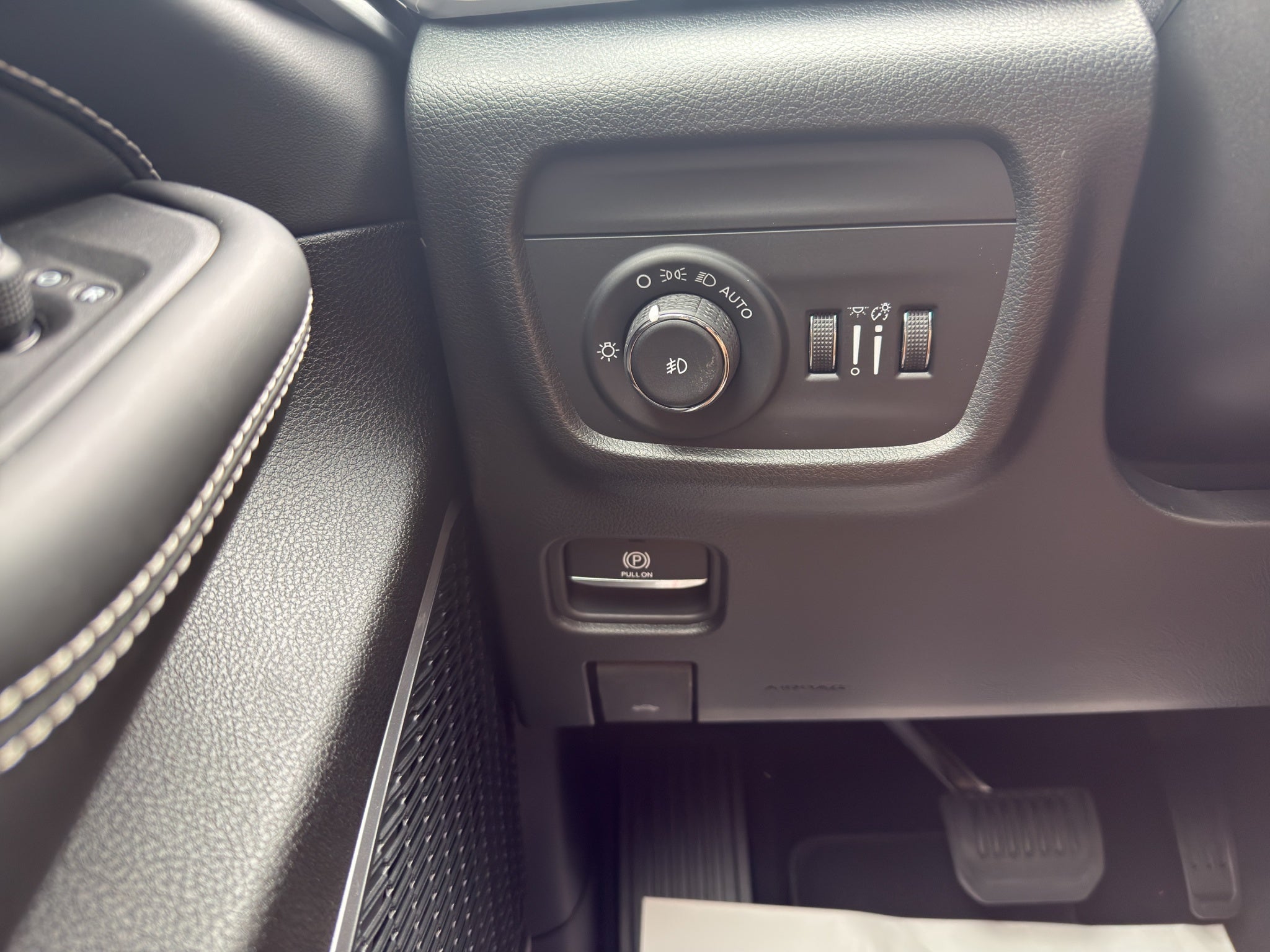 2027 Jeep Grand Cherokee Limited Reserve