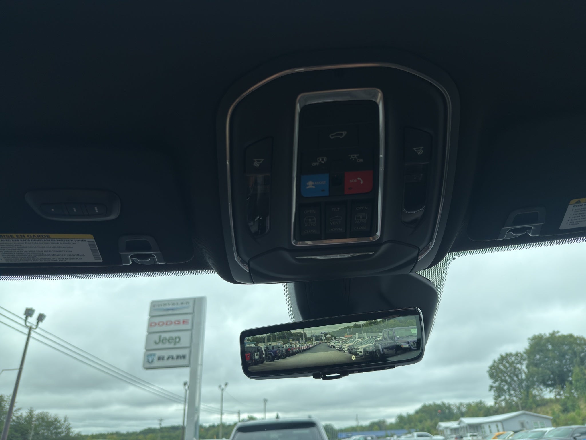 2027 Jeep Grand Cherokee Limited Reserve
