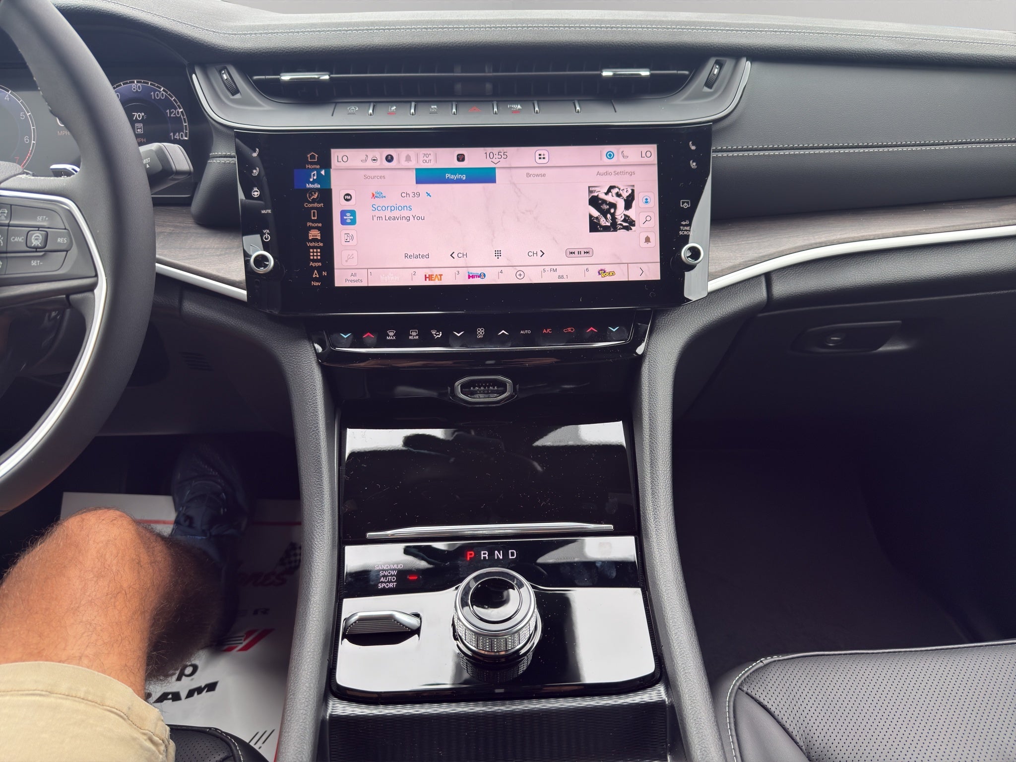2027 Jeep Grand Cherokee Limited Reserve
