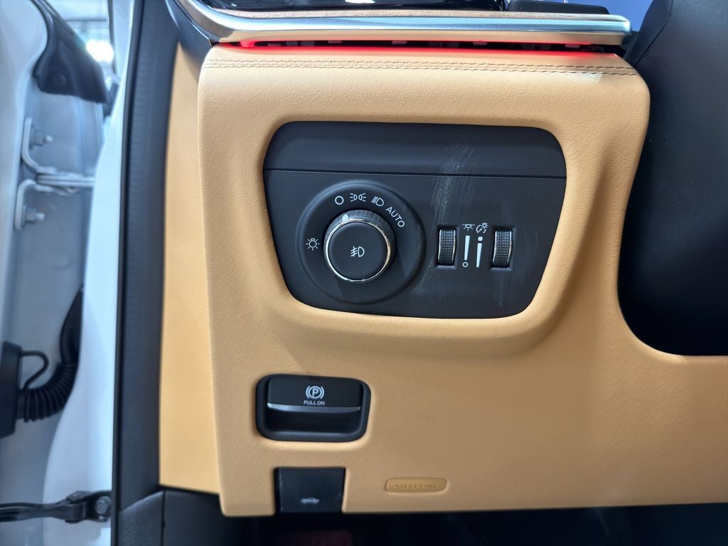 2026 Jeep Grand Cherokee Summit