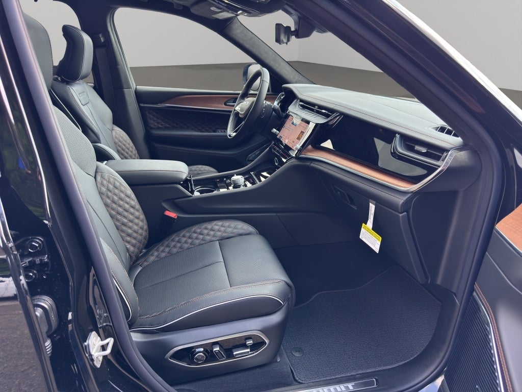 2026 Jeep Grand Cherokee Summit