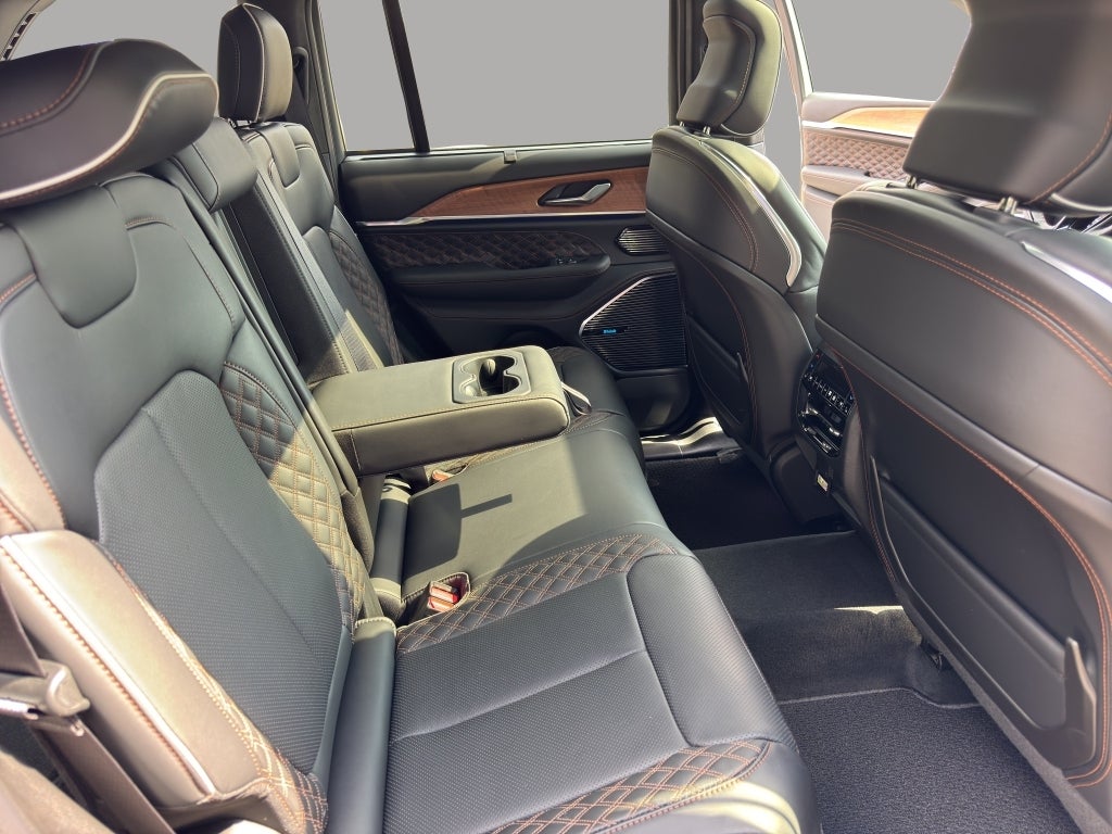 2026 Jeep Grand Cherokee Summit
