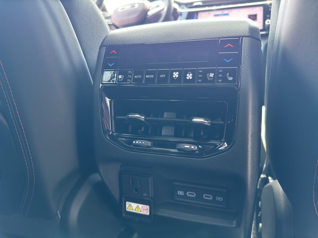 2026 Jeep Grand Cherokee Summit