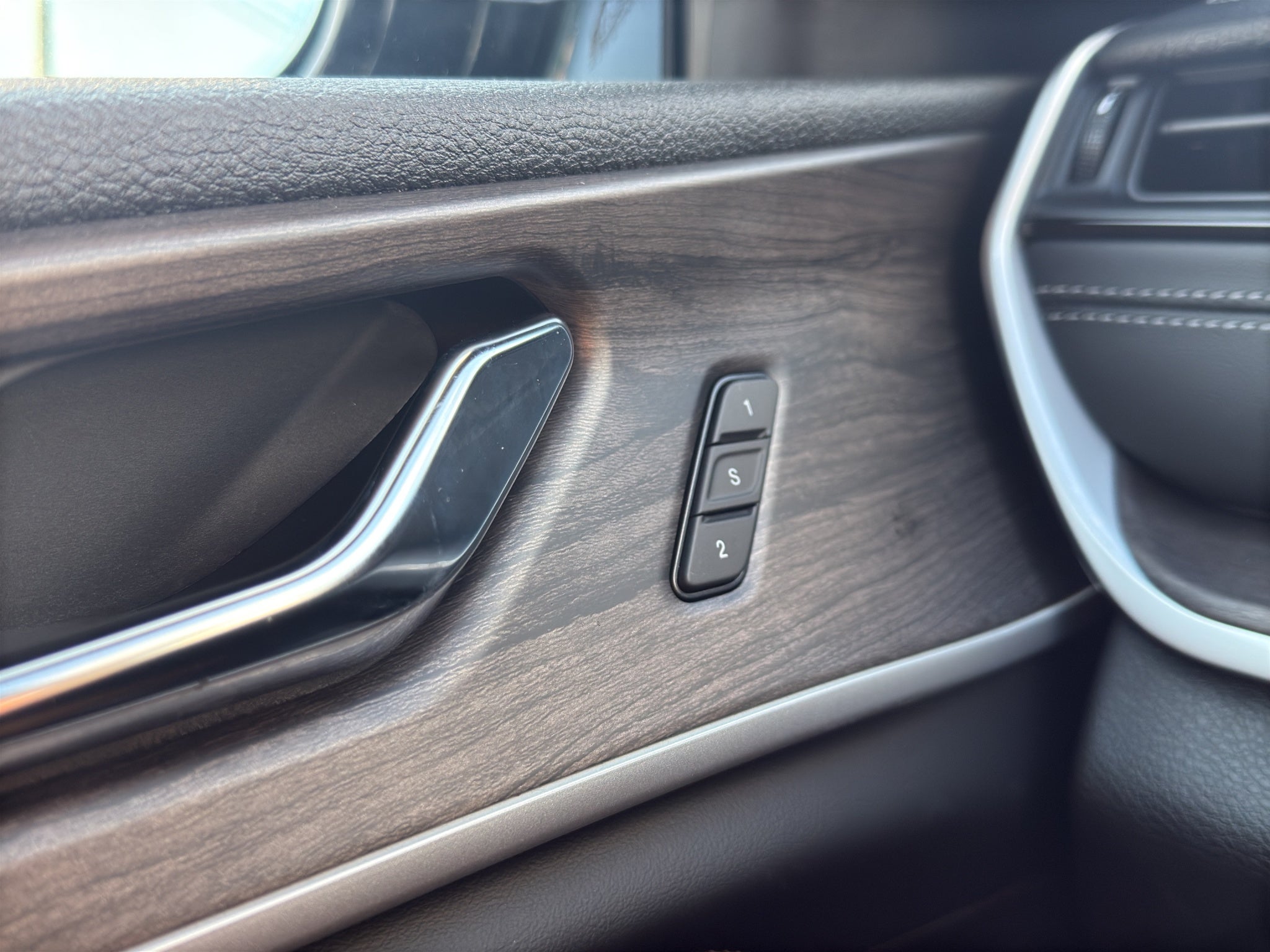 2027 Jeep Grand Cherokee L Limited Reserve