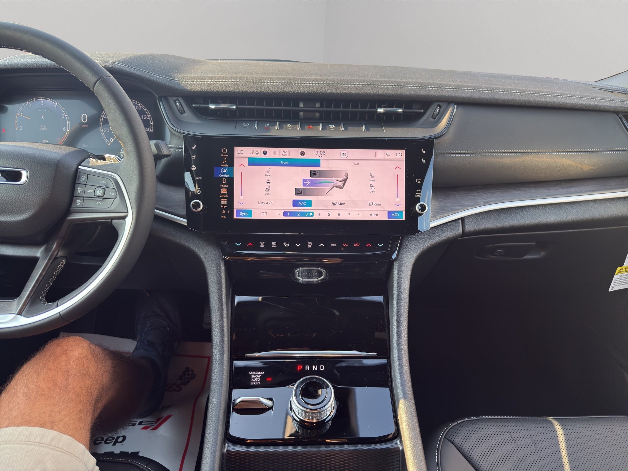 2027 Jeep Grand Cherokee L Limited Reserve