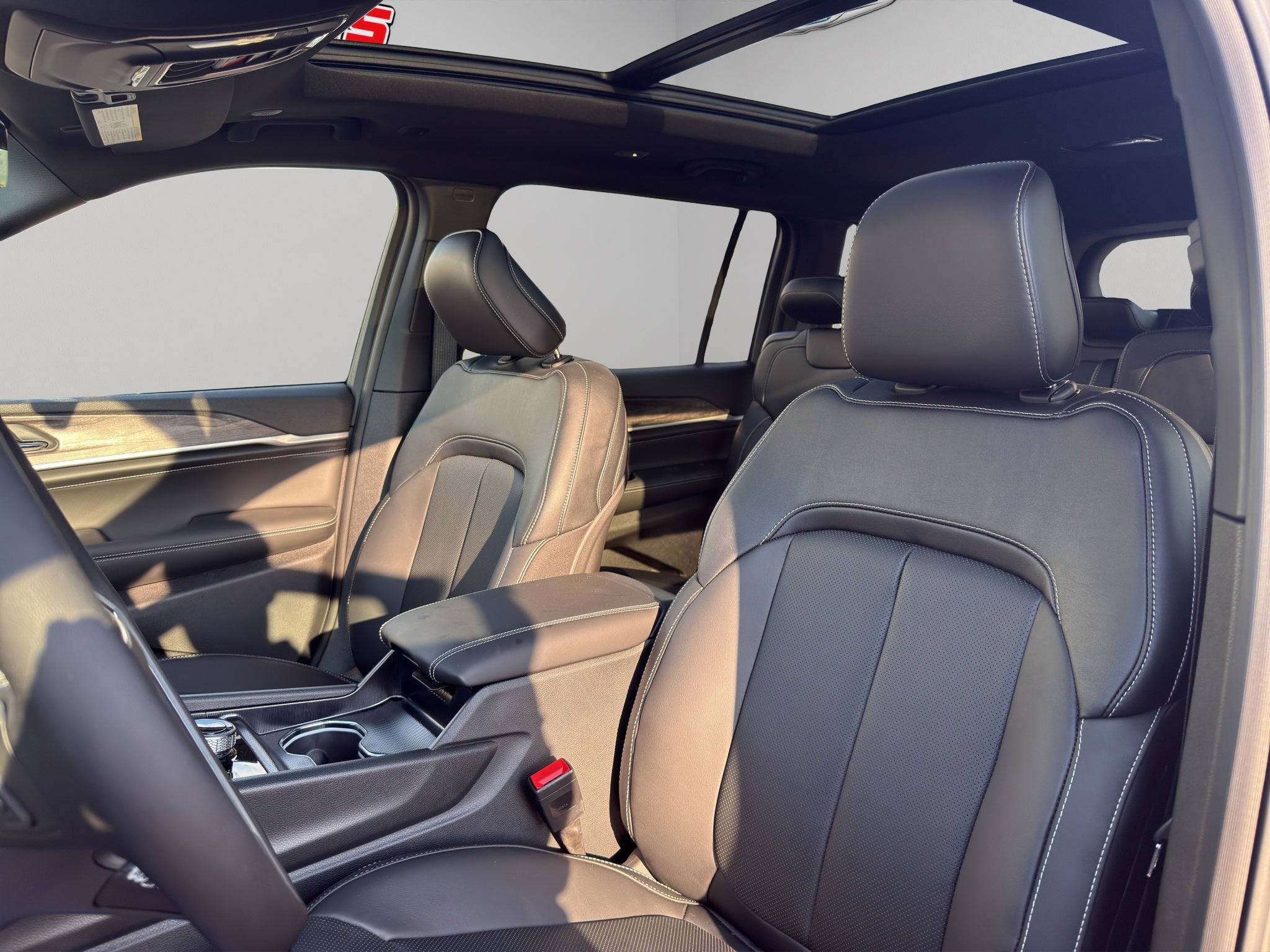 2027 Jeep Grand Cherokee L Limited Reserve