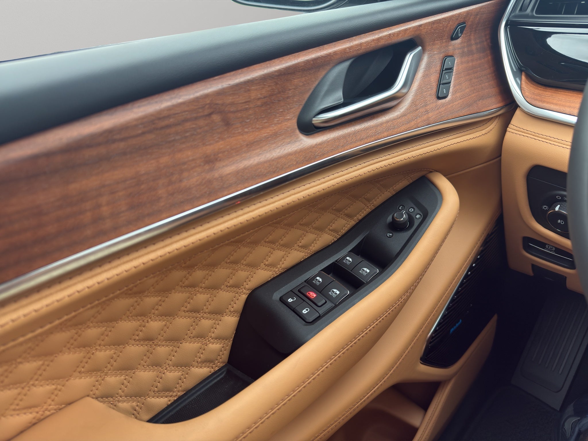 2027 Jeep Grand Cherokee L Summit