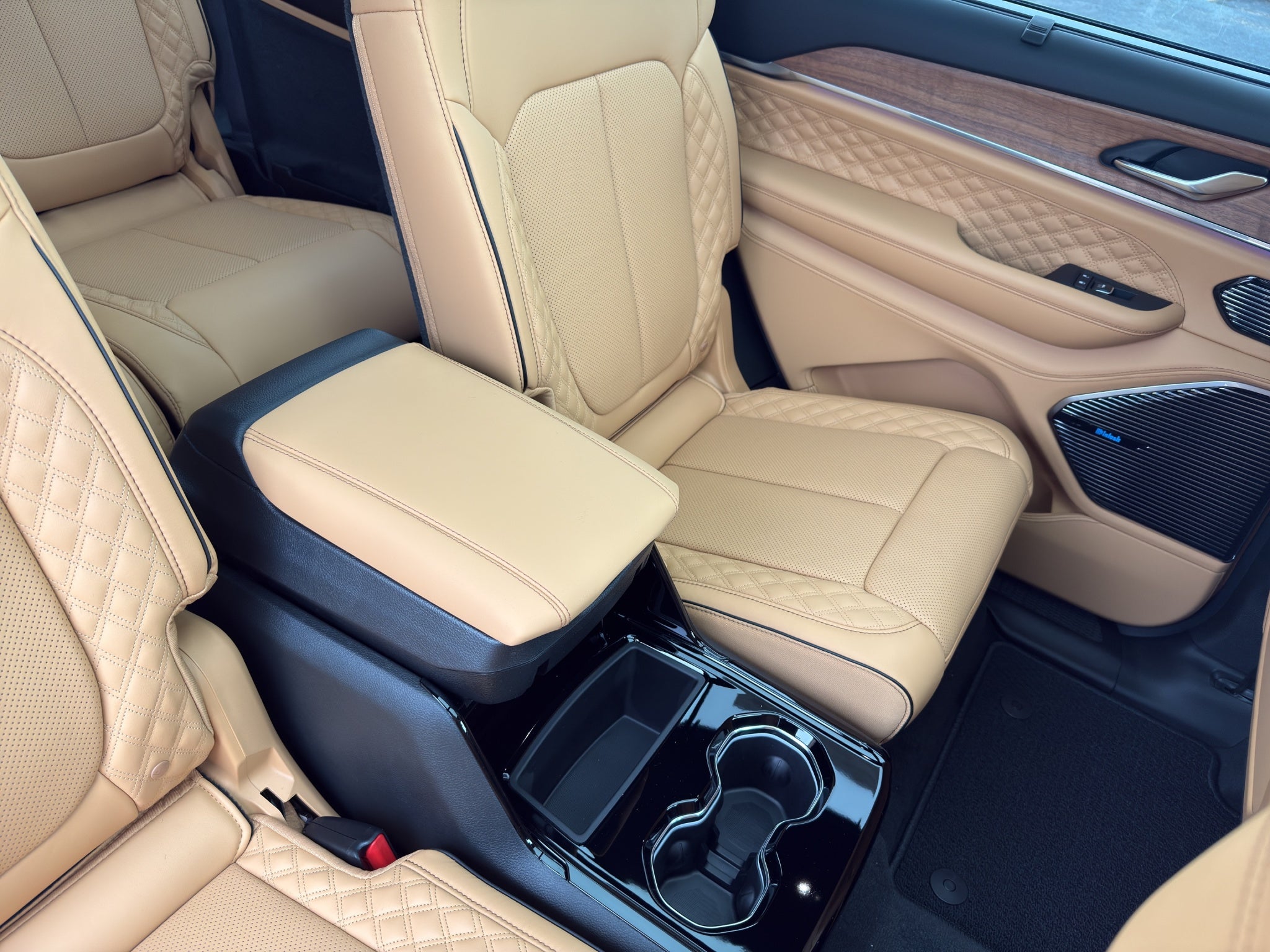 2027 Jeep Grand Cherokee L Summit