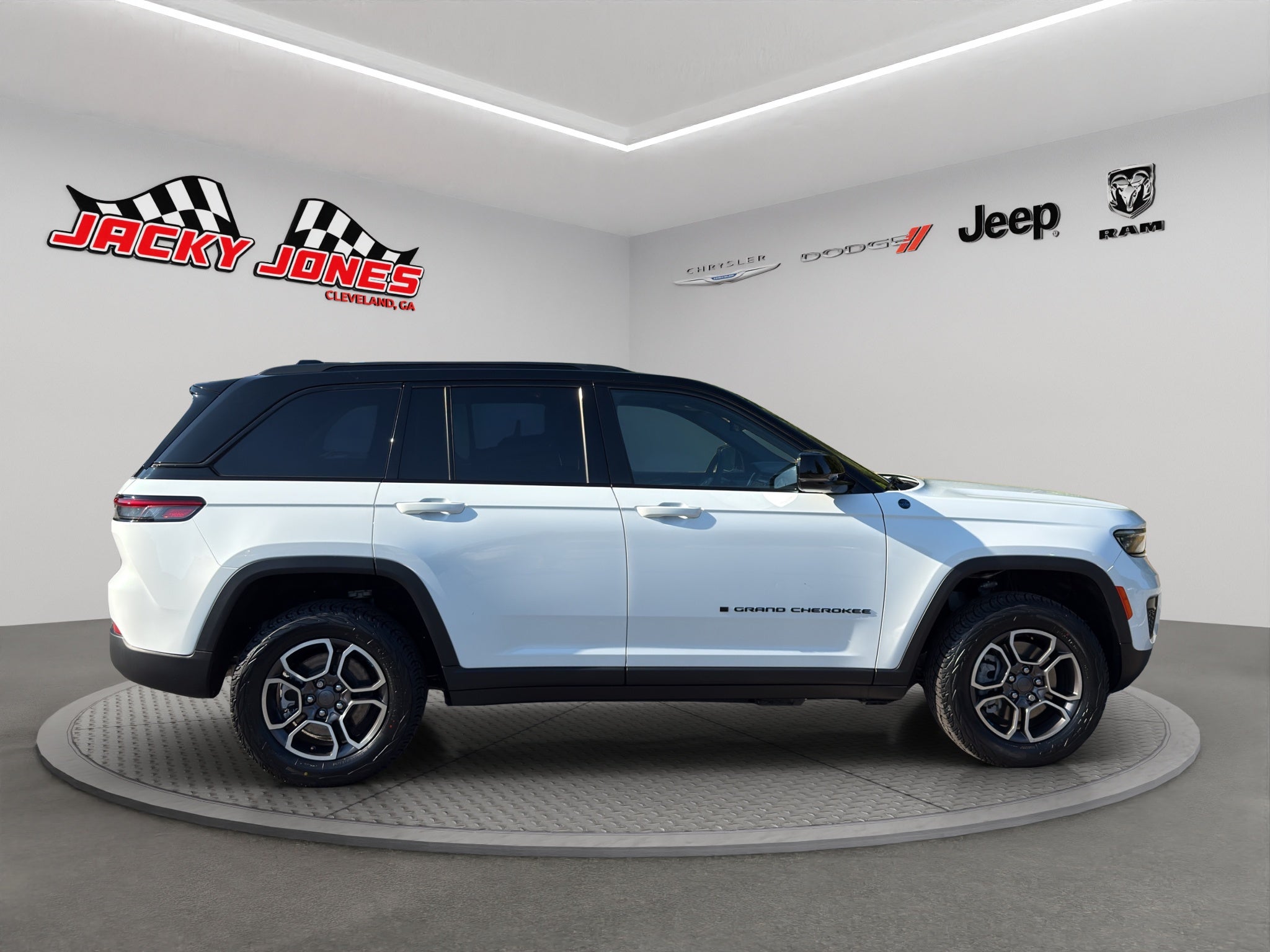 2022 Jeep Grand Cherokee 4xe Trailhawk