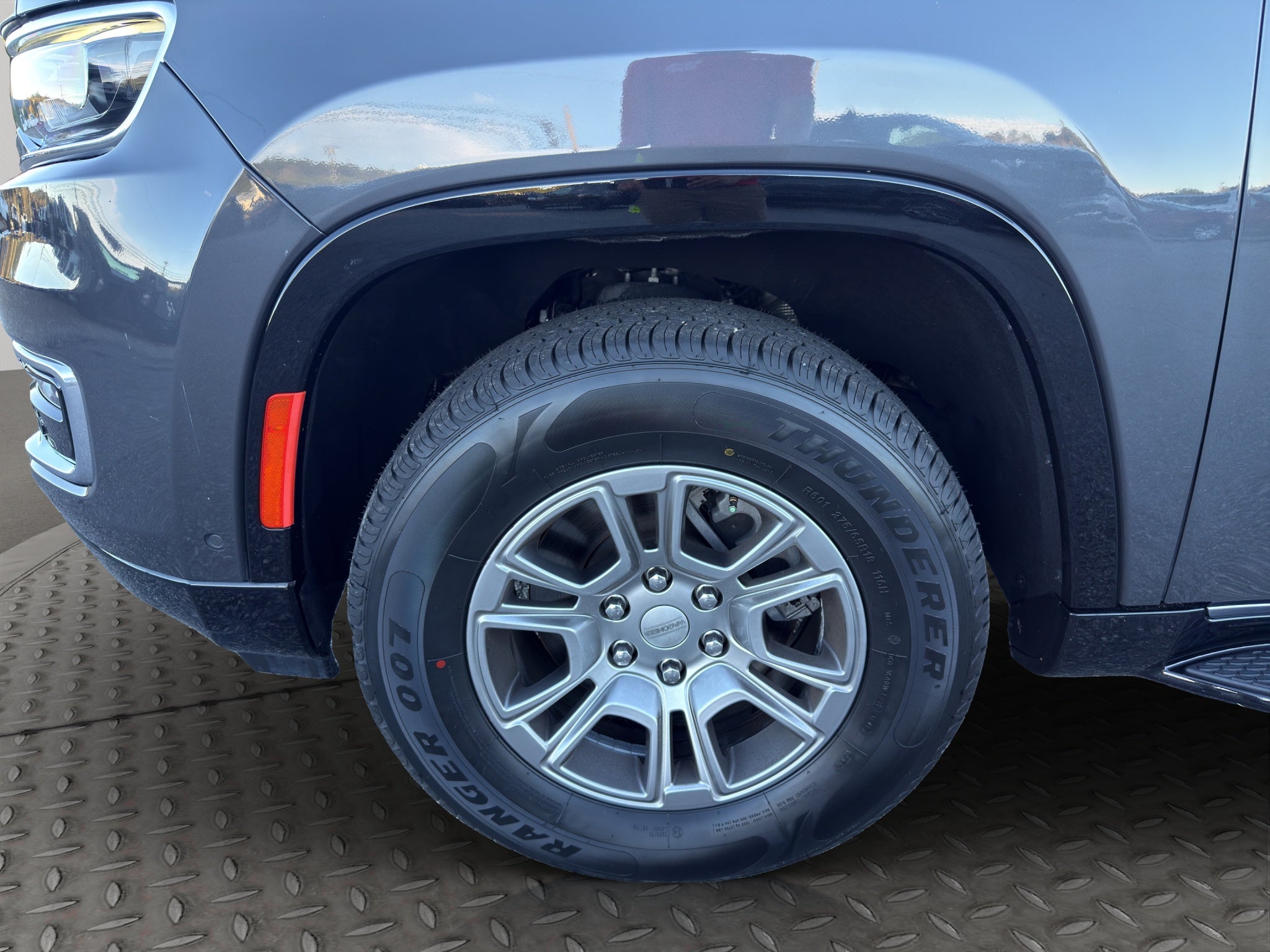 2023 Jeep Wagoneer L Base