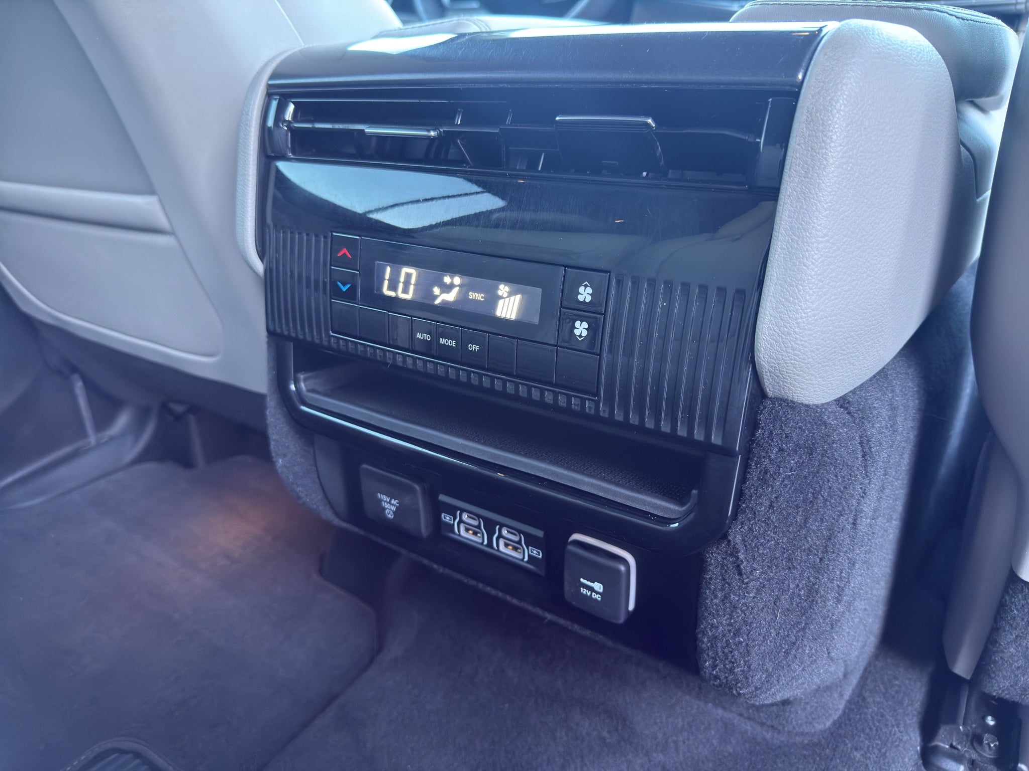 2023 Jeep Wagoneer L Base