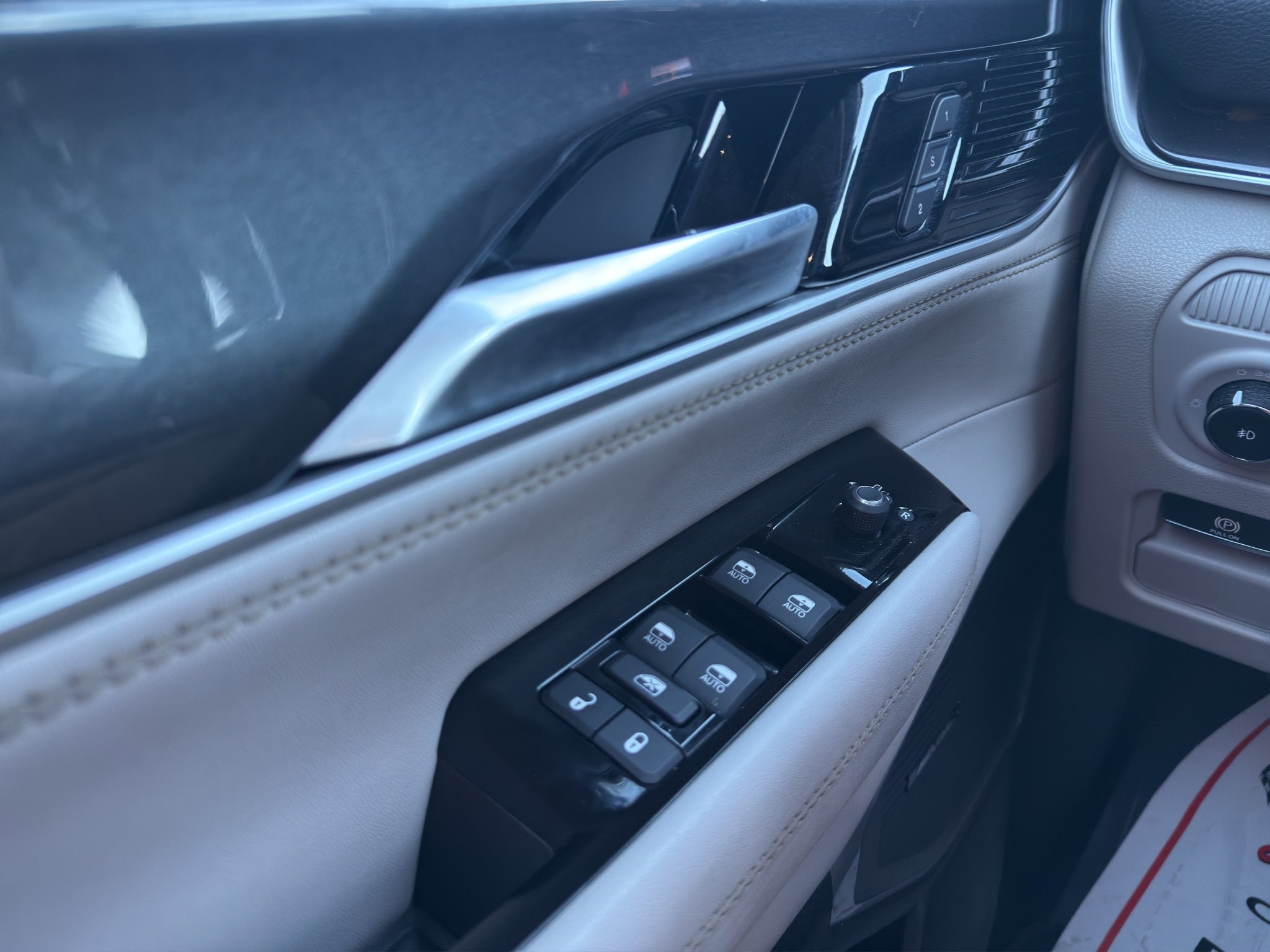 2023 Jeep Wagoneer L Base