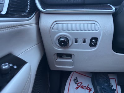2023 Jeep Wagoneer L Base