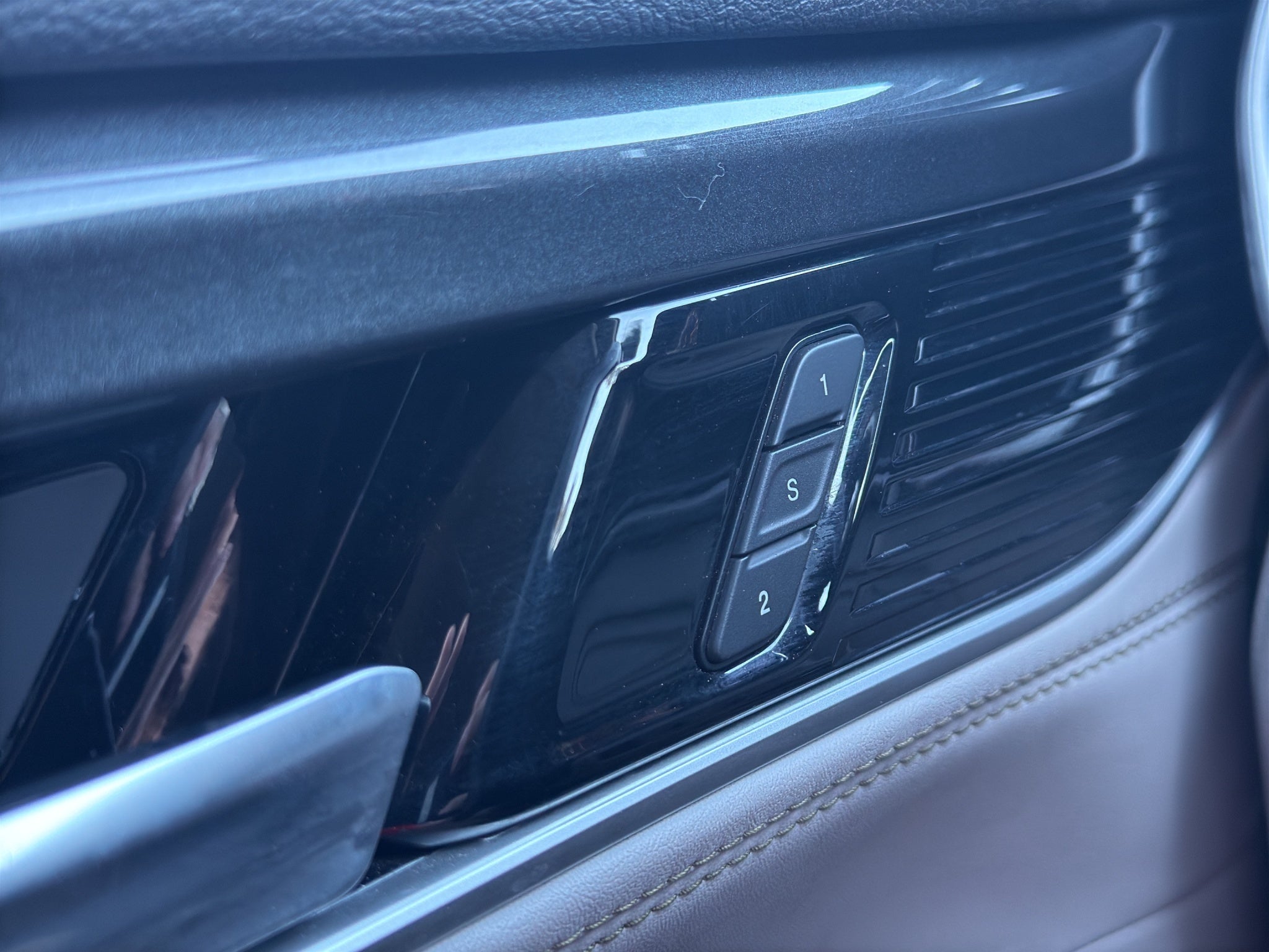 2023 Jeep Wagoneer L Base