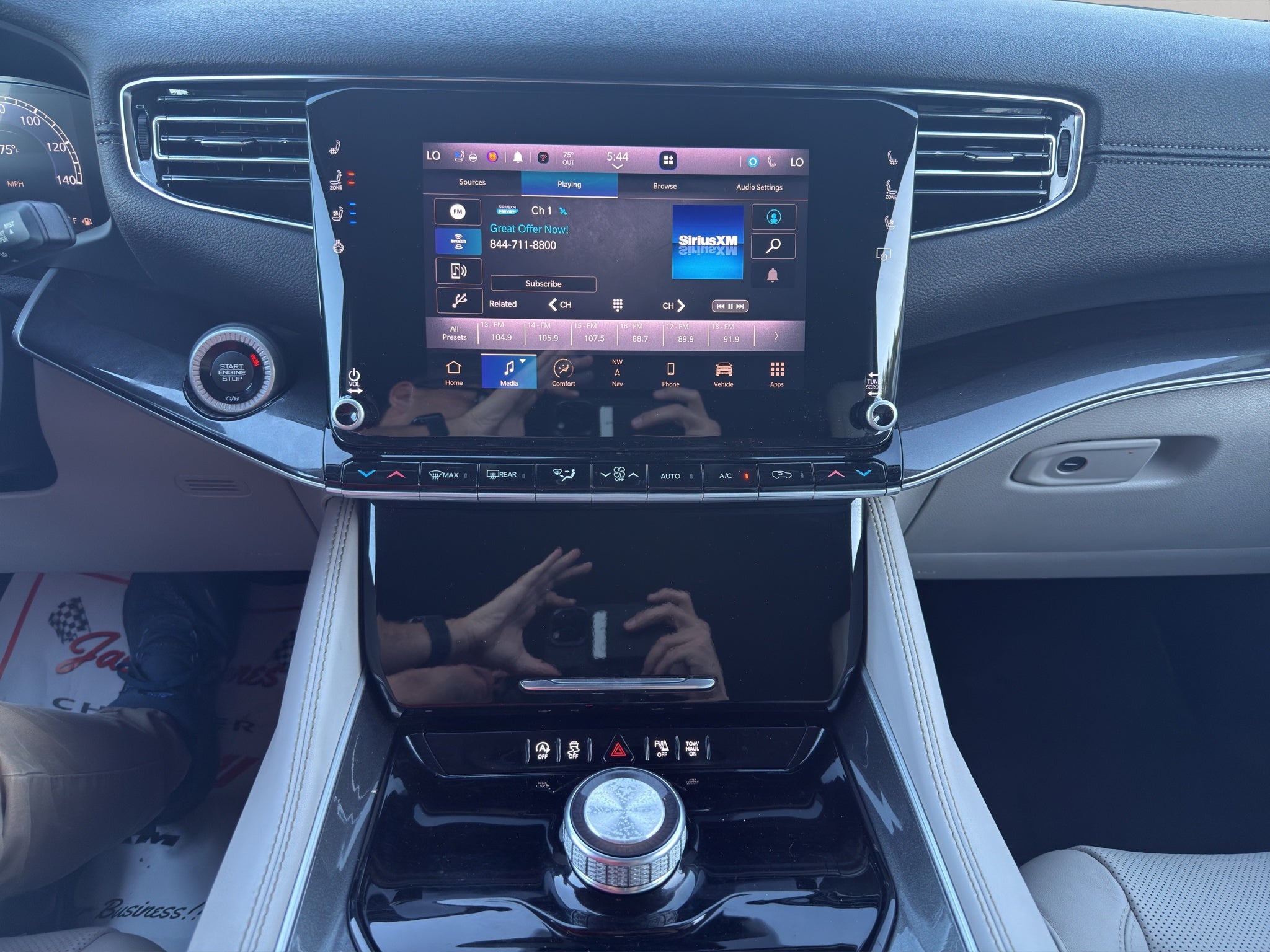2023 Jeep Wagoneer L Base