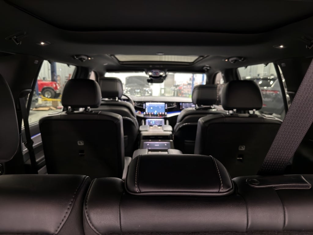 2023 Jeep Grand Wagoneer L Base