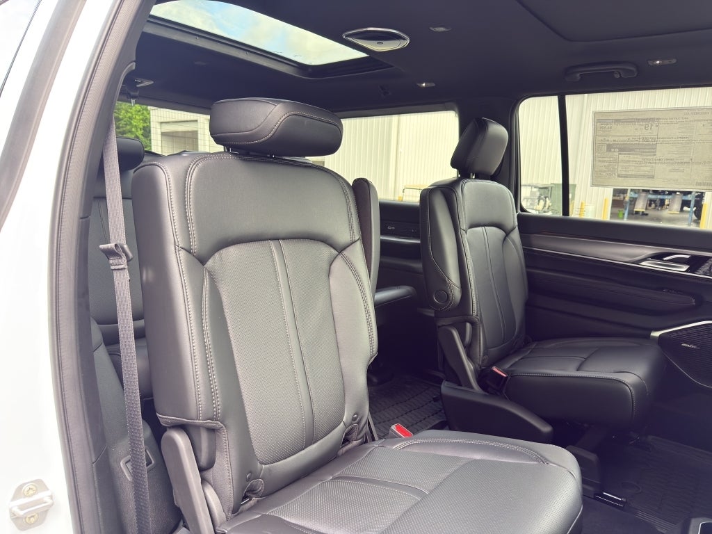 2026 Jeep Grand Wagoneer Base