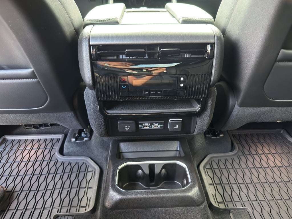 2026 Jeep Grand Wagoneer Base