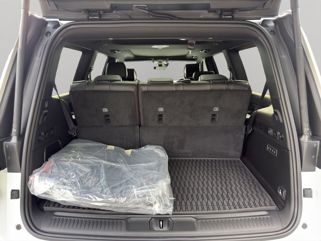 2026 Jeep Grand Wagoneer Base