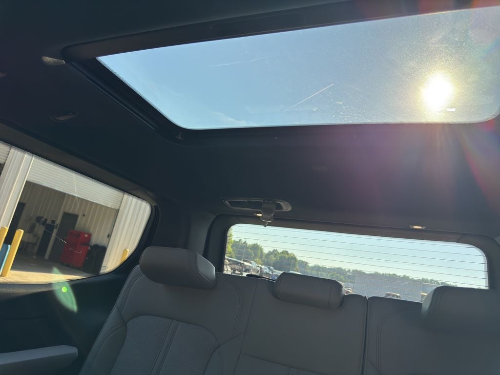 2026 Jeep Grand Wagoneer Base