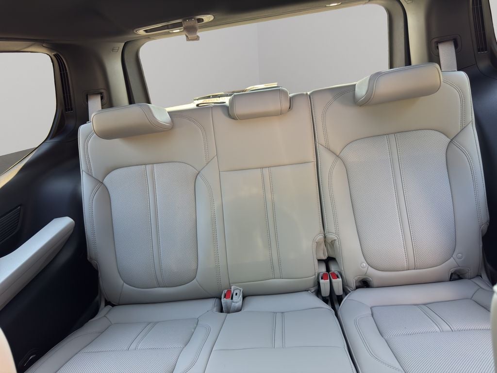 2026 Jeep Grand Wagoneer Base